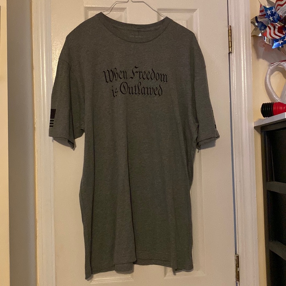Grunt Style men’s tee shirt in gray. New, never worn with tag. Size 2XL.